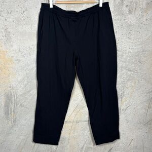 Lululemon women’s black pants